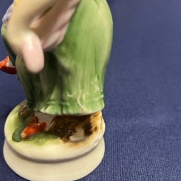 VTG Country Girl w/Apron Flowers Figurine Statue Porcelain Hand Painted 5.25" - Picture 13 of 13